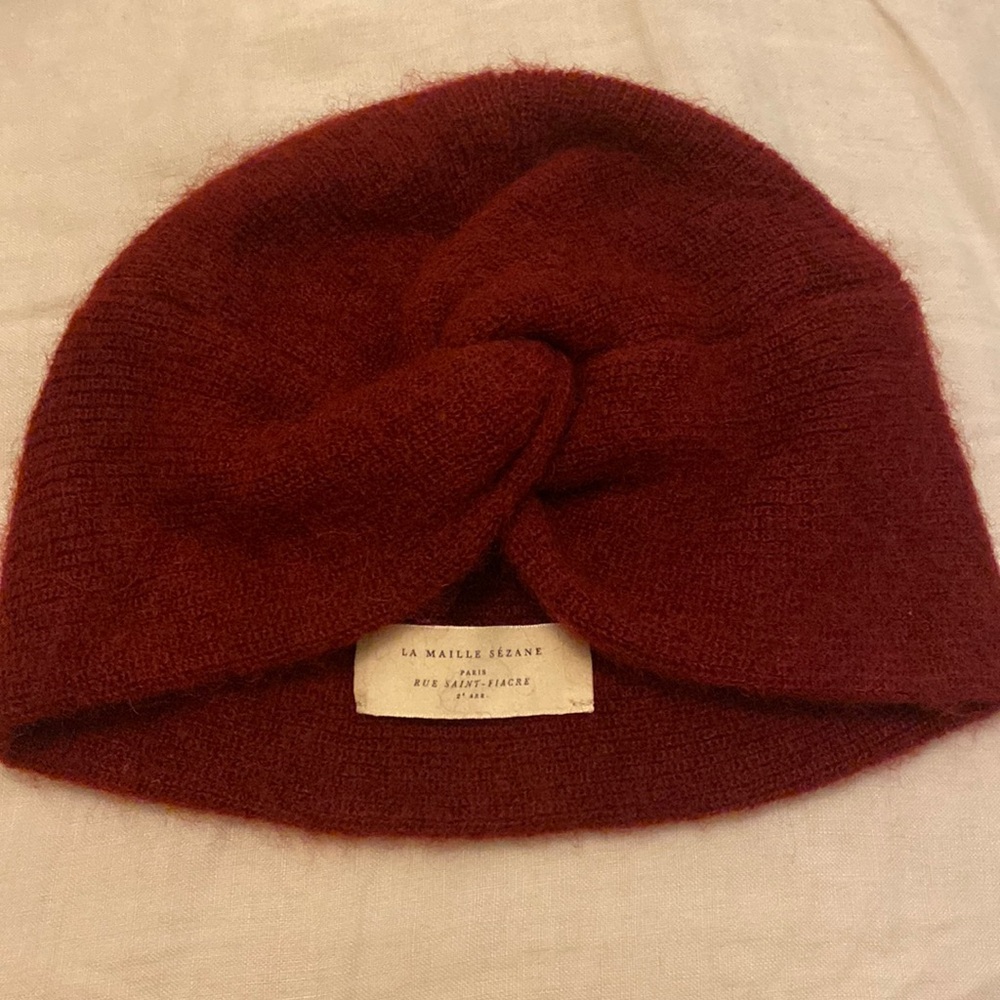 Sezane burgundy hat